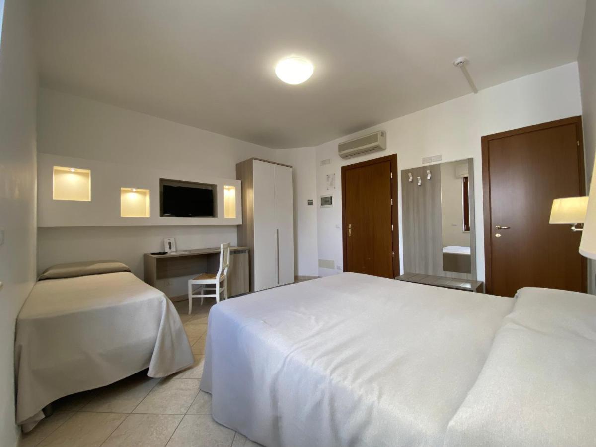 Hotel Victoria Torre Santa Sabina Exteriör bild